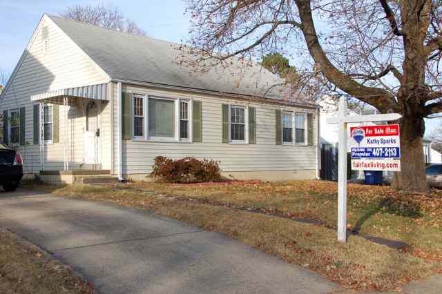 House for sale, falls church, mls, listings, real estate, remax, re/max, multiple listing, fenced yard, short sale